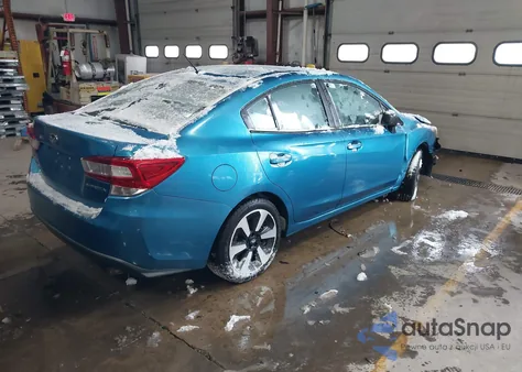 2018 Subaru Impreza 2.0I z USA, uszkodzony, nr VIN 4S3GKAA69J3619293